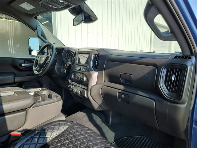 2024 Chevrolet Silverado 2500HD Custom photo 18