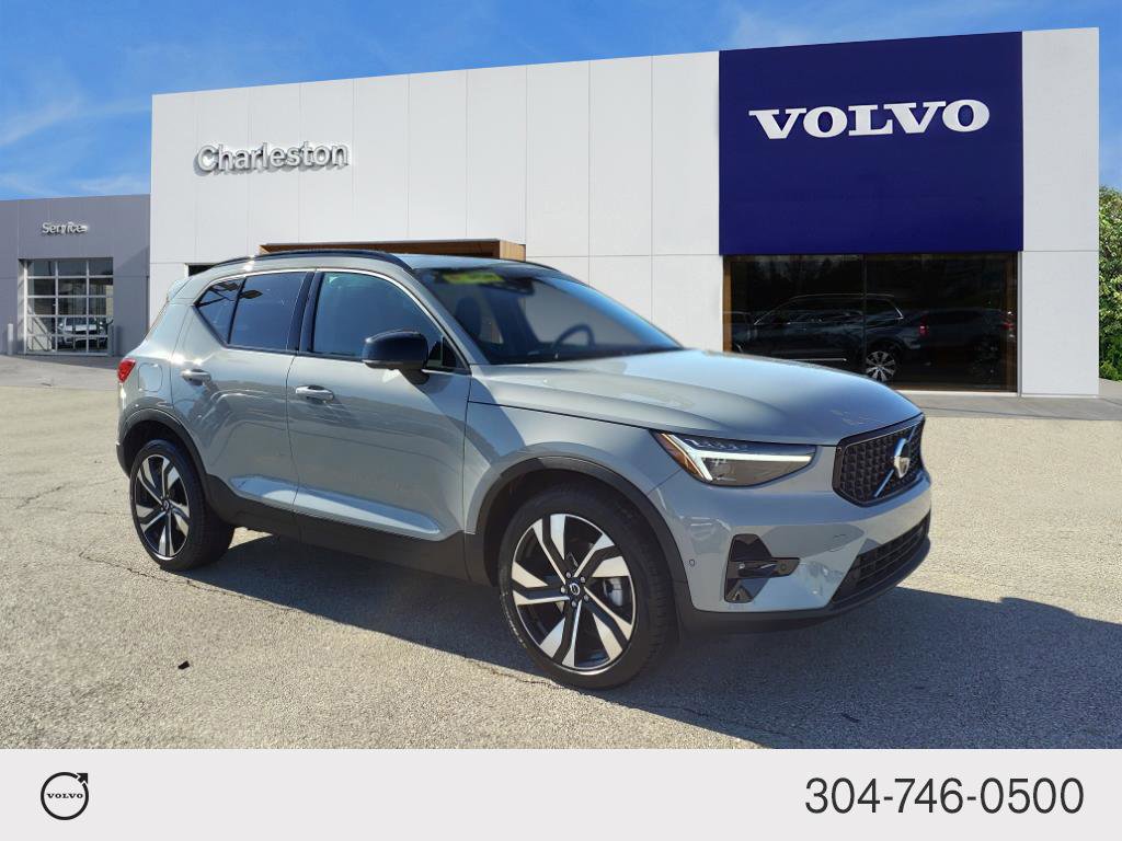 2025 Volvo XC40 Plus's photo