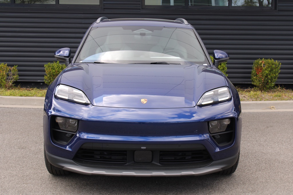 2025 Porsche Macan Electric photo 4