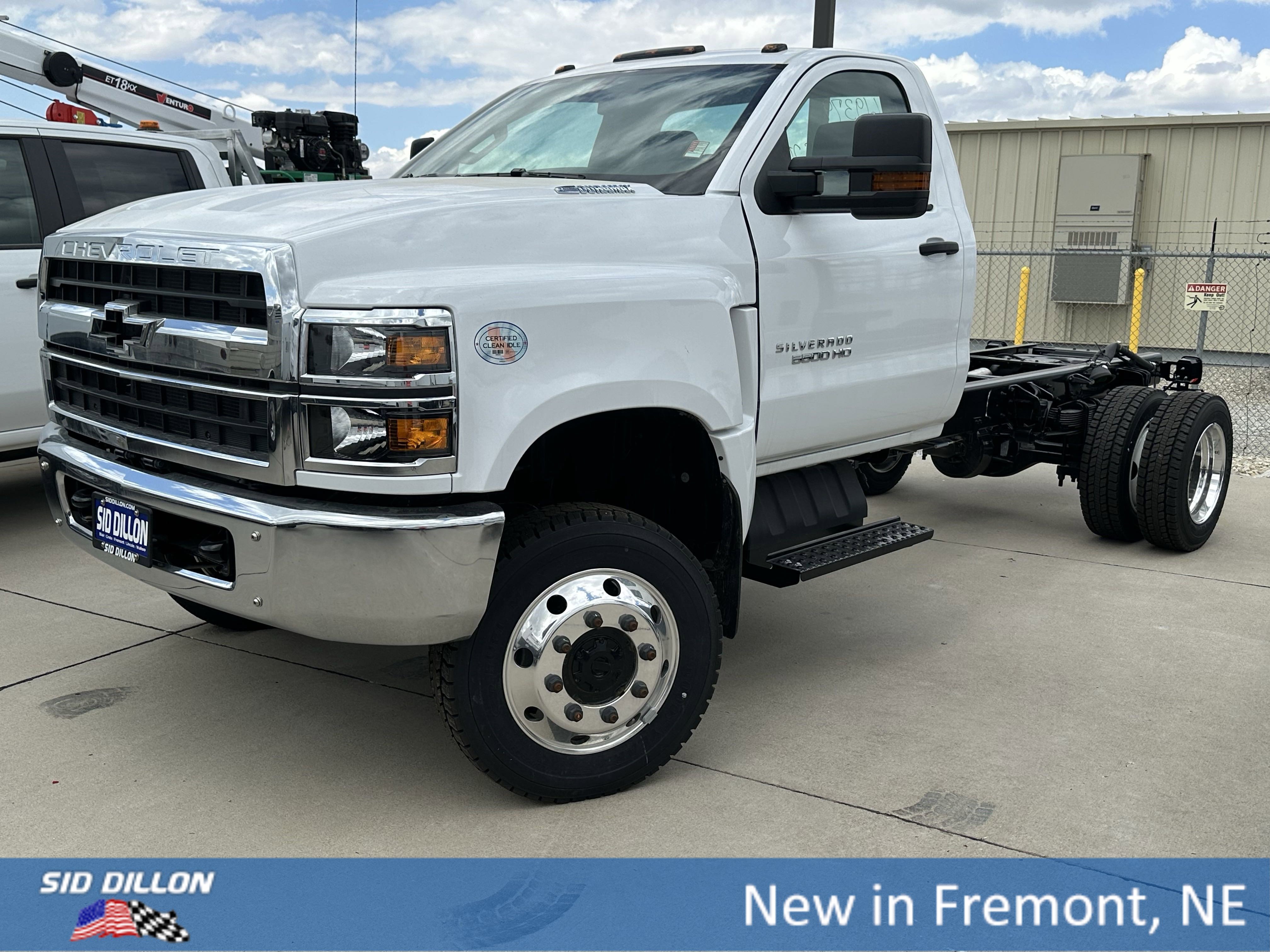 2024 Chevrolet Silverado 4500 Medium Duty Chassis Cab Work Truck's photo