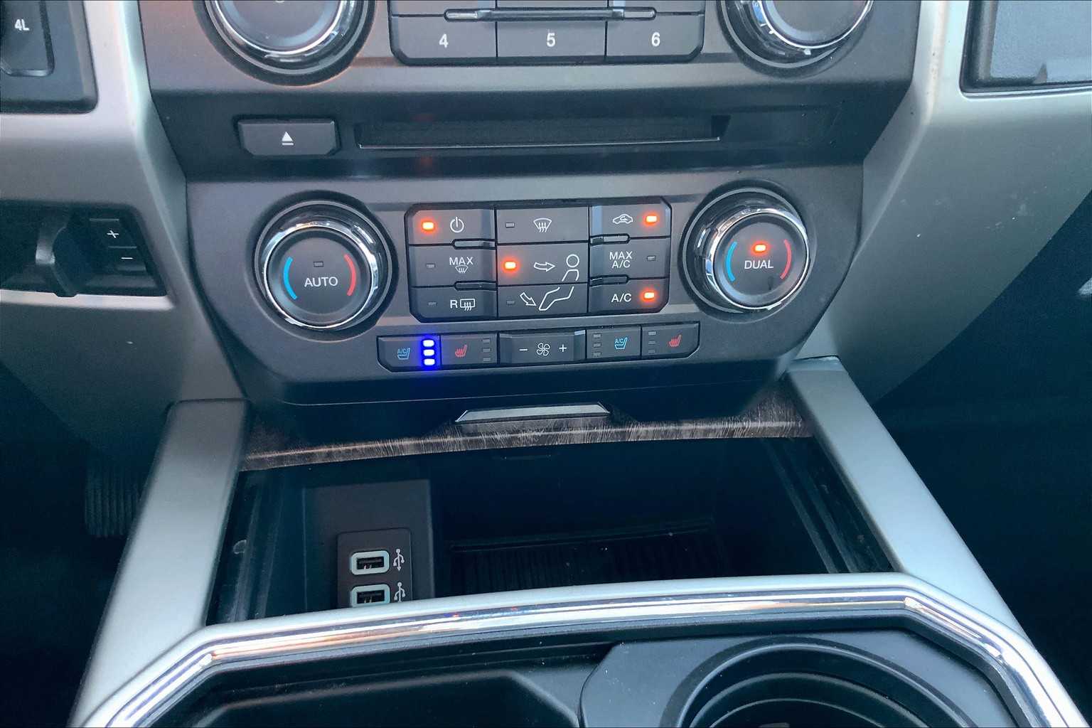 2018 Ford F-250 Lariat photo 27