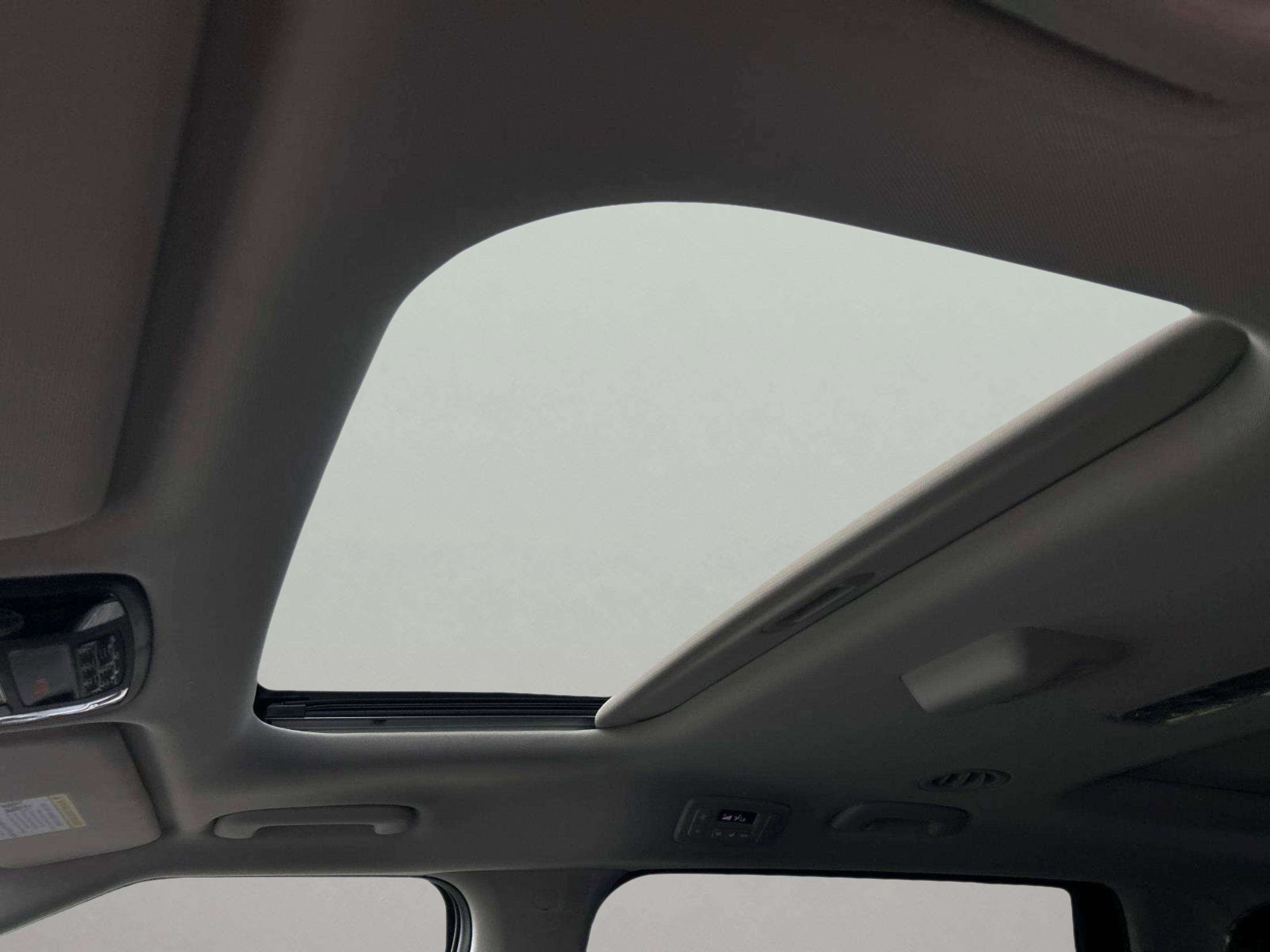 2026 Kia Carnival SX Prestige photo 17