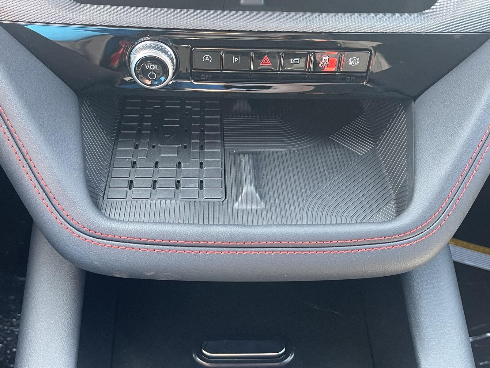 2025 Ford Explorer ST photo 33