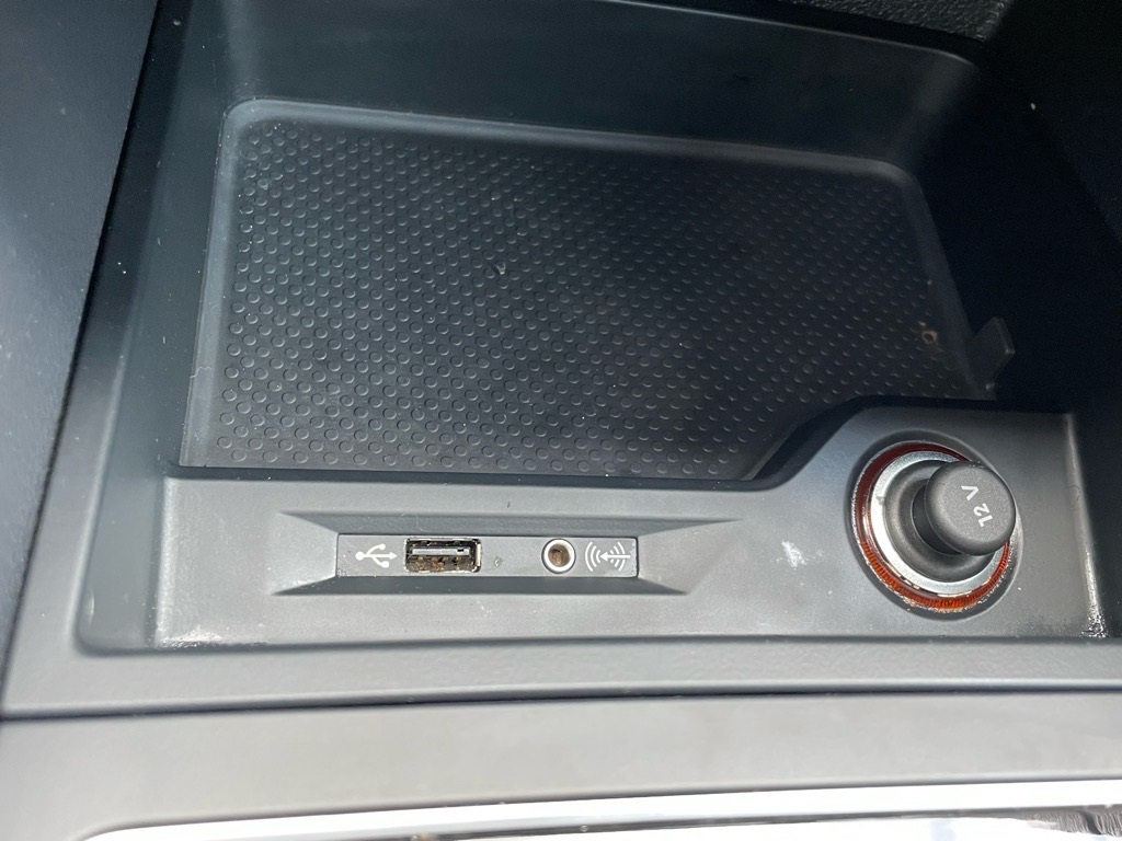 2017 Volkswagen Passat R-Line photo 18