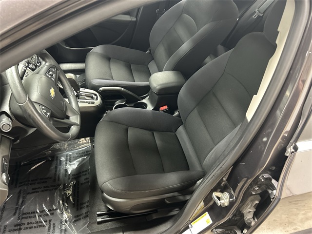 2015 Chevrolet Cruze photo 24