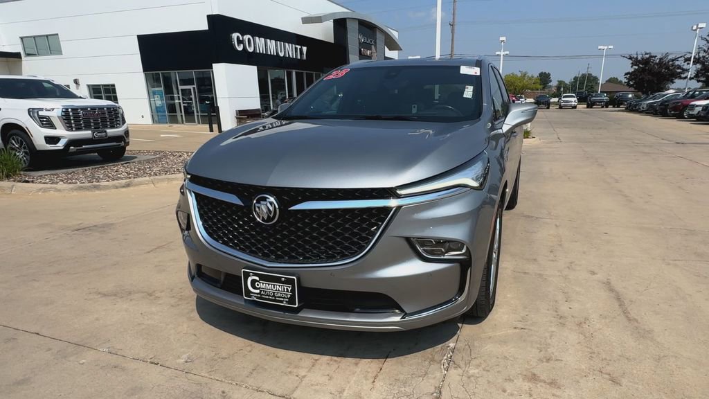 2023 Buick Enclave Avenir photo 3