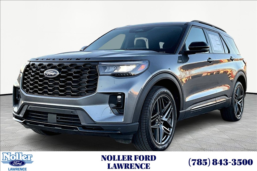 2025 Ford Explorer ST-LINE's photo