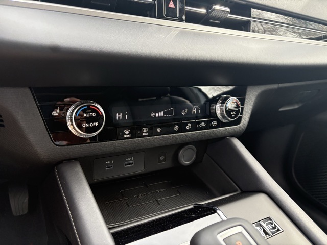 2025 Mitsubishi Outlander PHEV SE photo 23