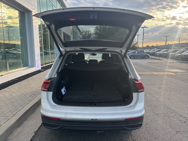 2022 Volkswagen Tiguan SE photo 16