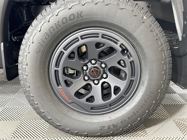 2025 Nissan Frontier PRO-4X photo 4