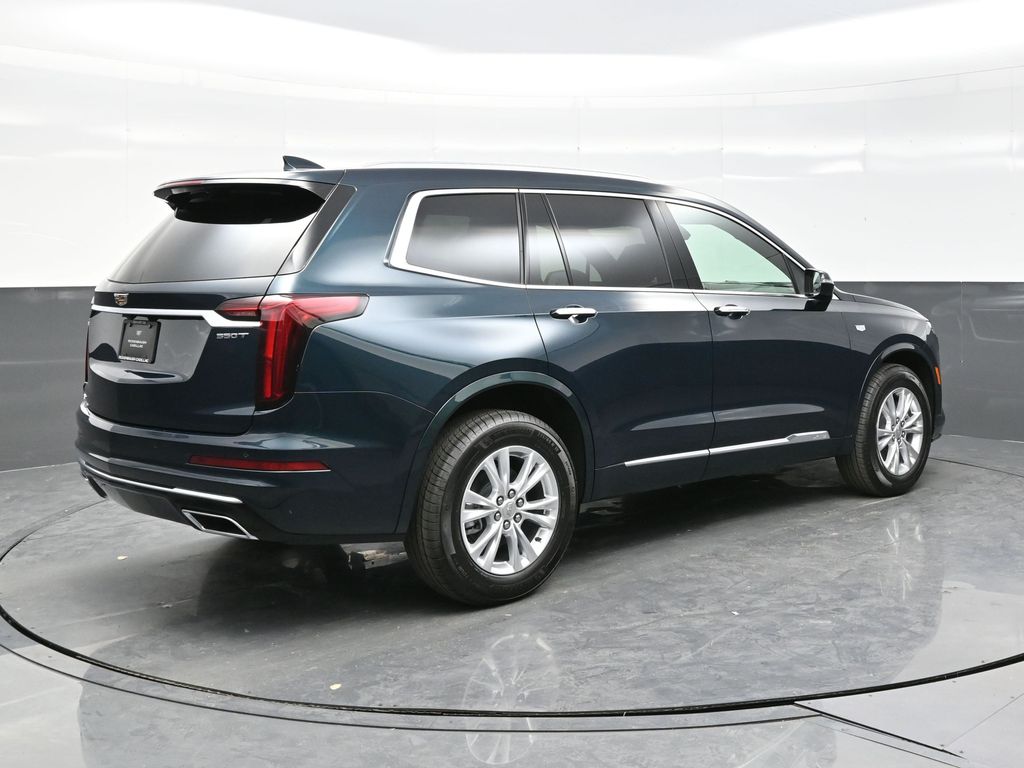 2025 Cadillac XT4 Luxury photo 7