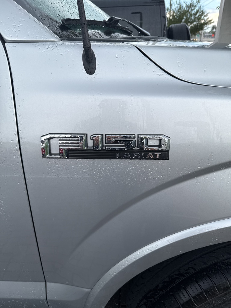 2019 Ford F-150 Lariat photo 2