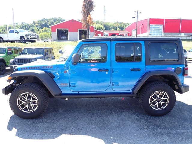 2025 Jeep Wrangler Rubicon photo 2