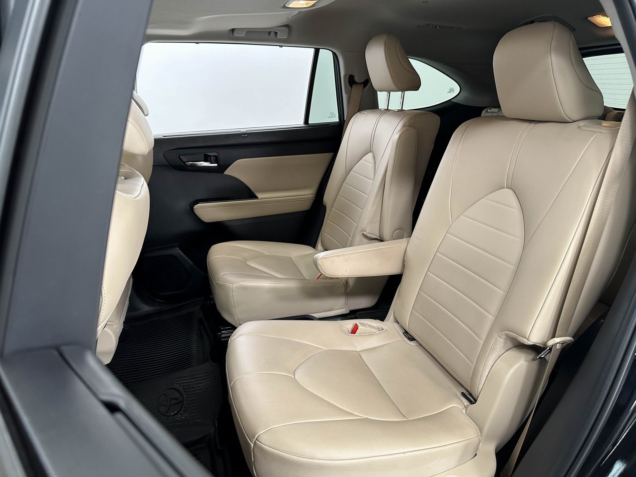 2024 Toyota Highlander Hybrid XLE photo 15