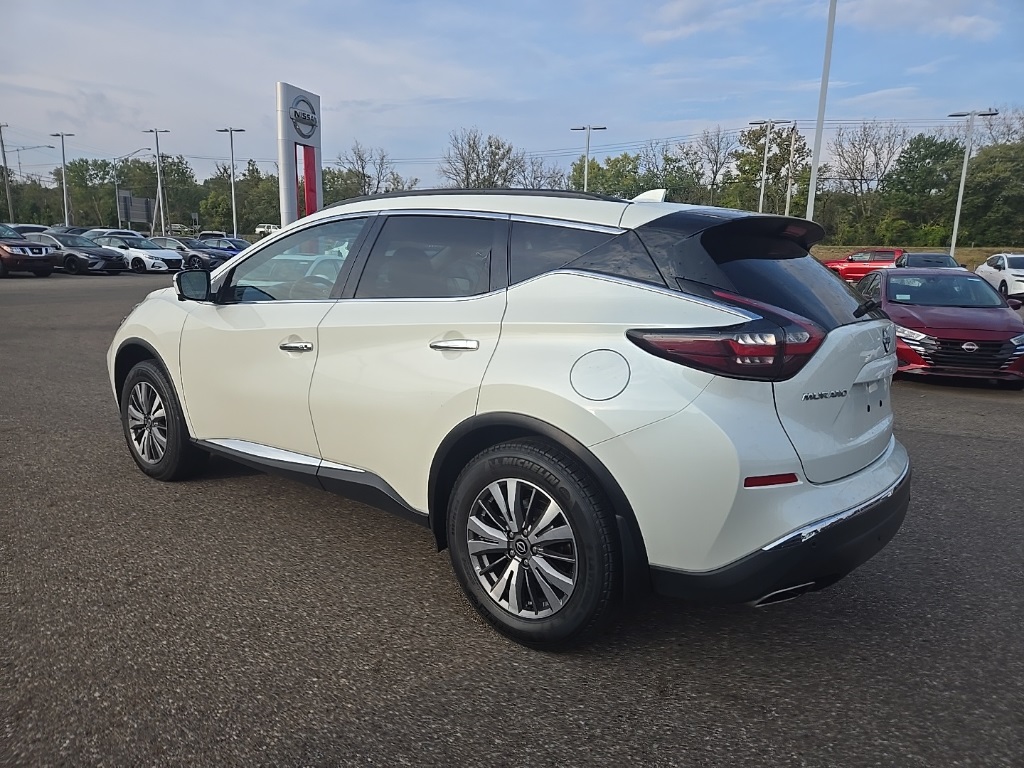 2023 Nissan Murano SV photo 5