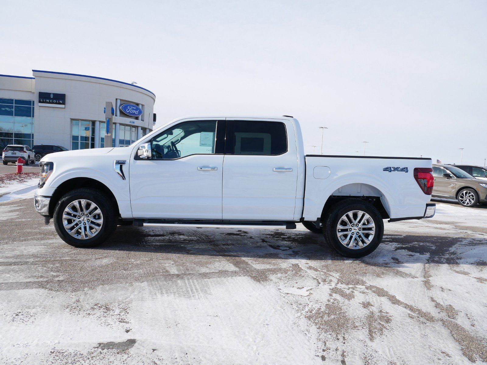 2025 Ford F-150 XLT photo 2