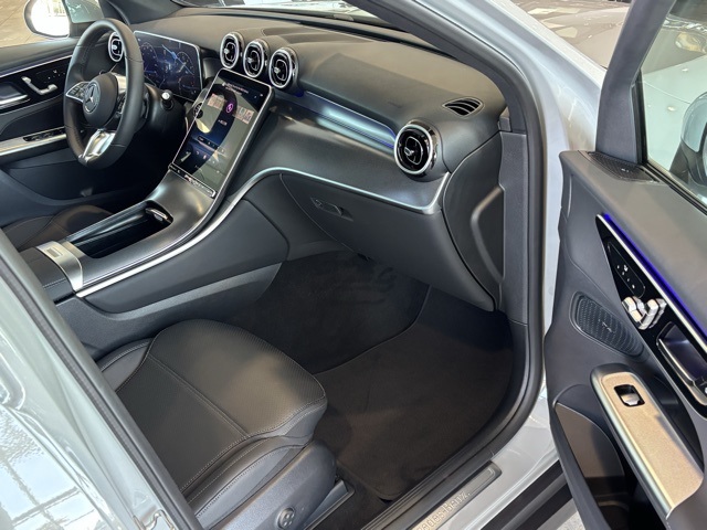 2026 Mercedes Benz GLC 300 photo 24