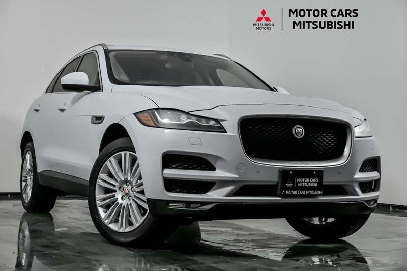 2018 Jaguar F-PACE Portfolio's photo