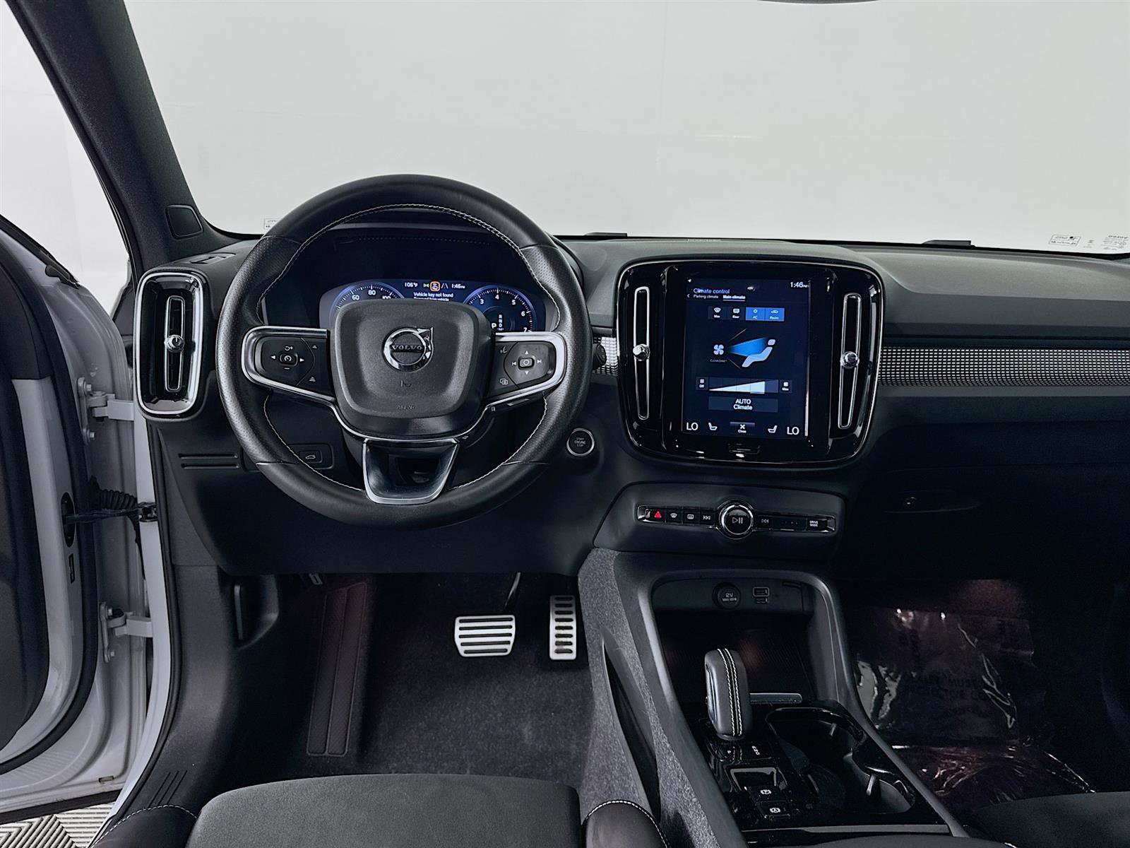 2021 Volvo XC40 T5 R-Design photo 24