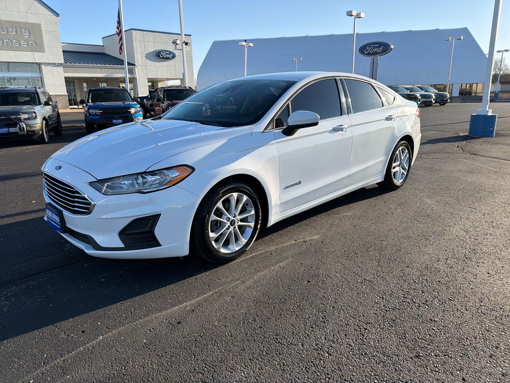 2019 Ford Fusion Hybrid SE's photo