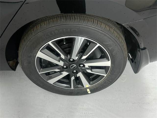 2025 Nissan Versa SV photo 11