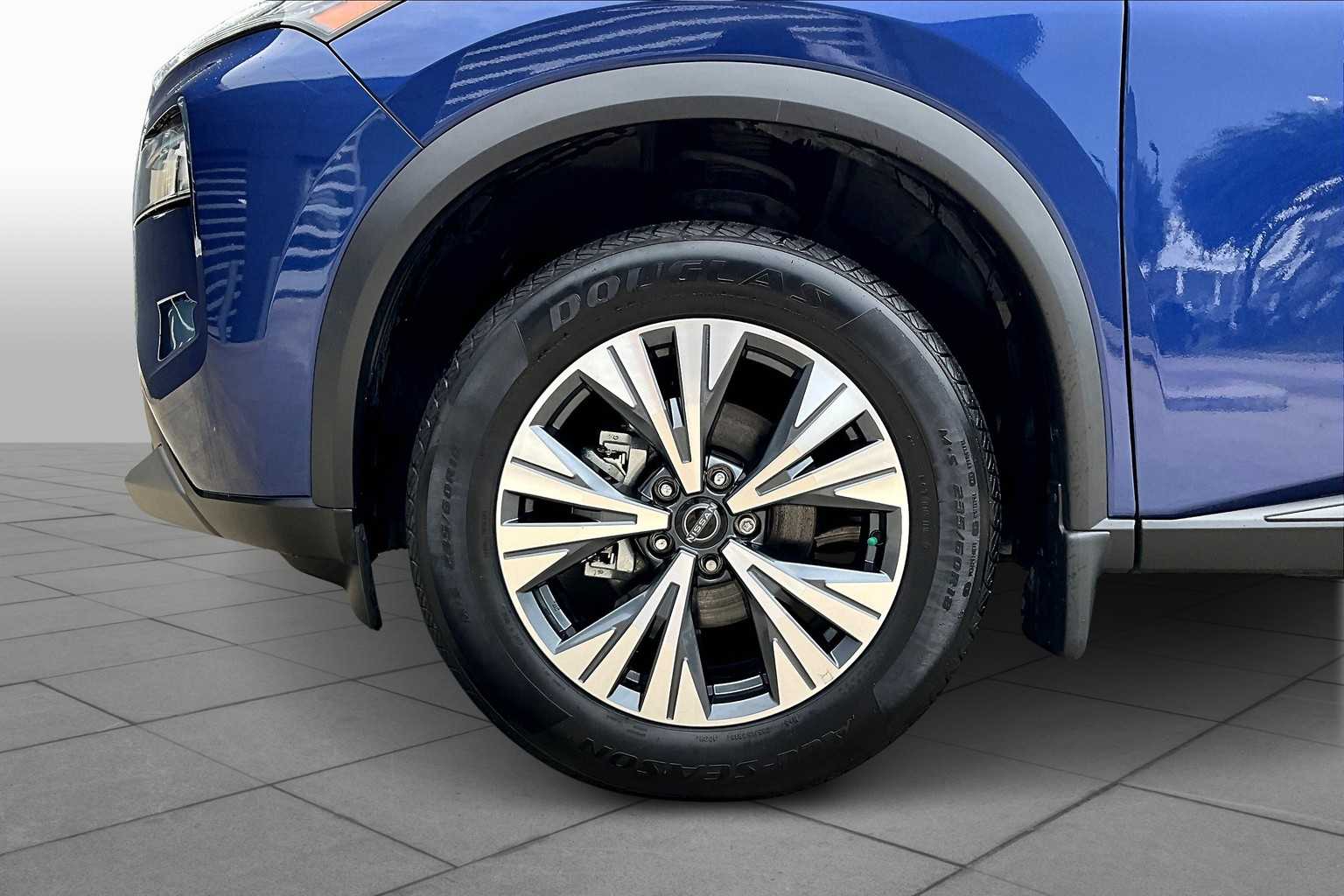 2023 Nissan Rogue SV photo 8