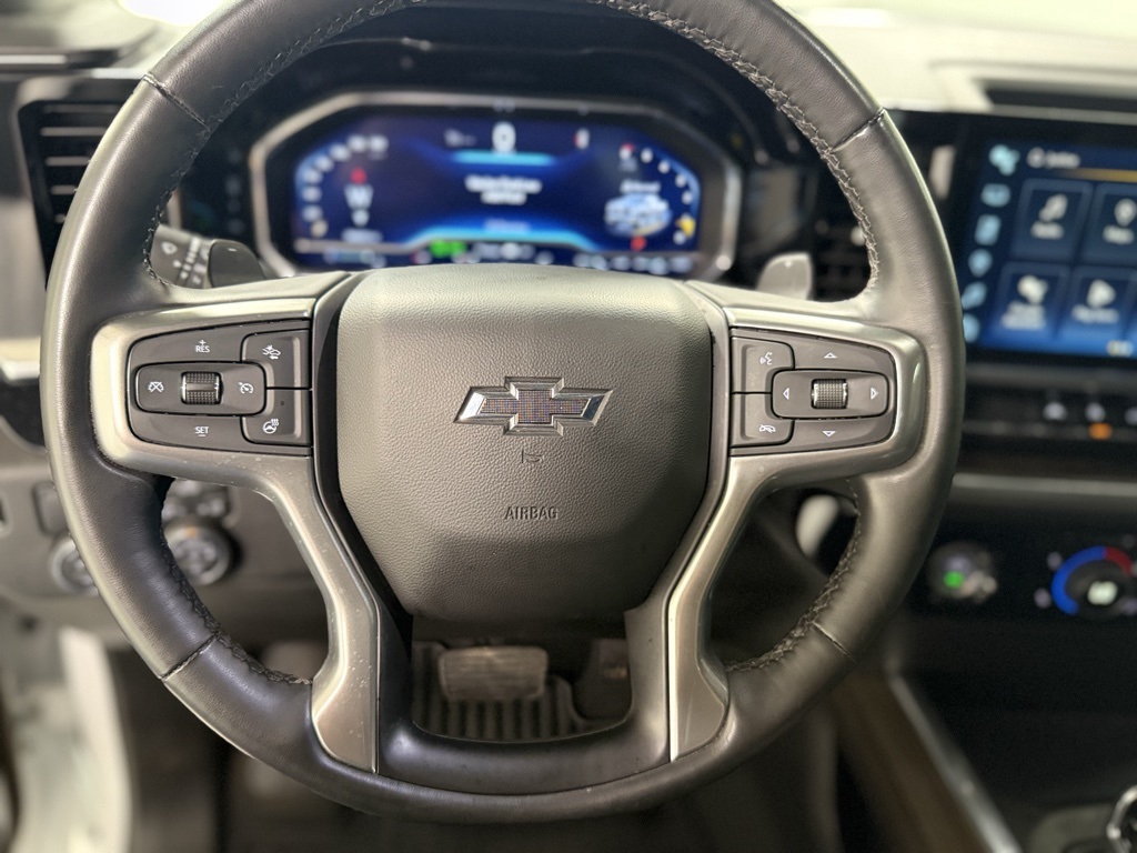 2023 Chevrolet Silverado 1500 RST photo 7