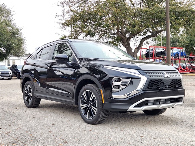 2025 Mitsubishi Eclipse Cross SE's photo