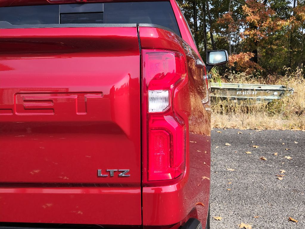 2025 Chevrolet Silverado 1500 LTZ photo 8