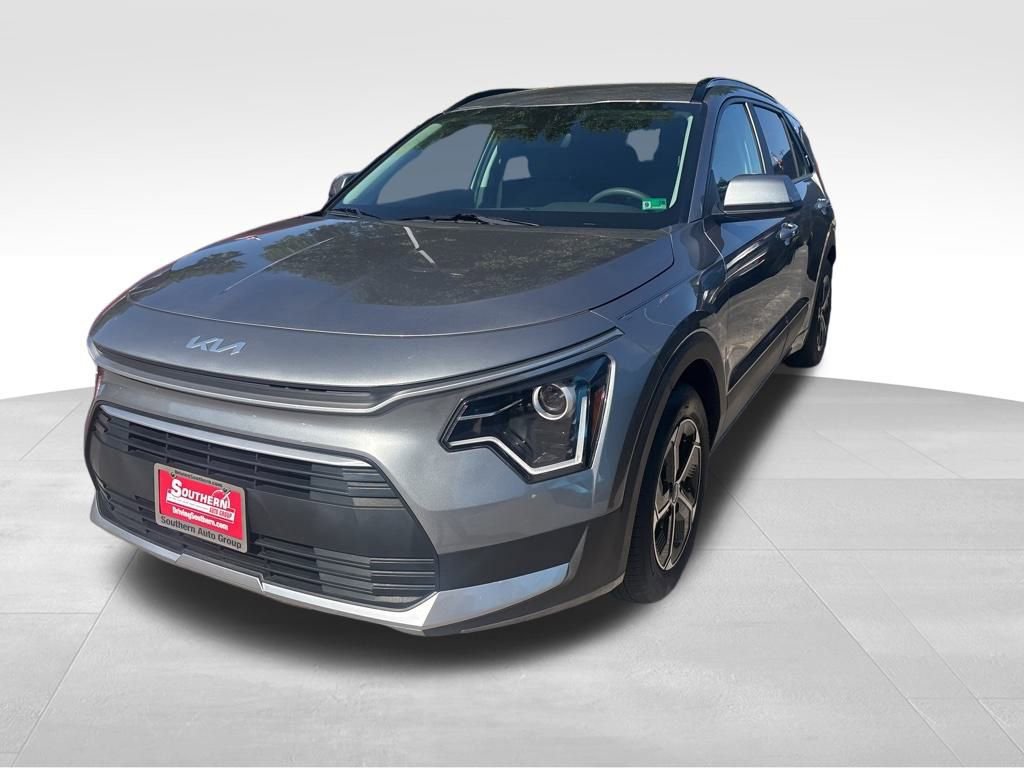 2025 Kia Niro LX photo 3