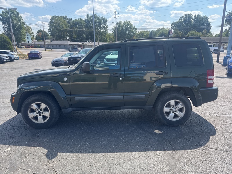 2011 Jeep Liberty Sport photo 2