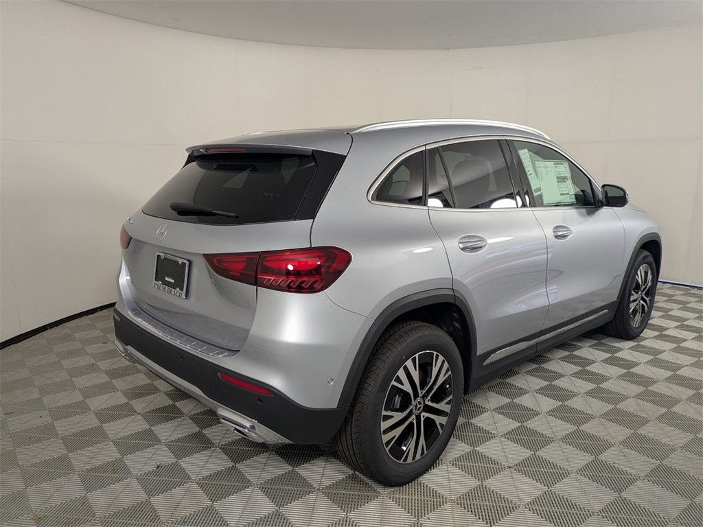 2026 Mercedes Benz GLA 250 photo 3