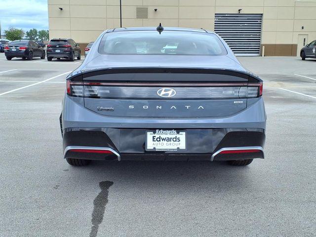 2025 Hyundai Sonata Hybrid Limited photo 4