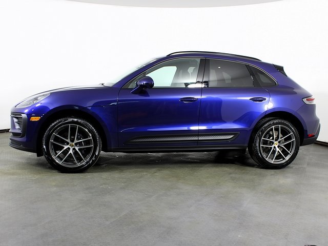 2025 Porsche Macan T photo 2
