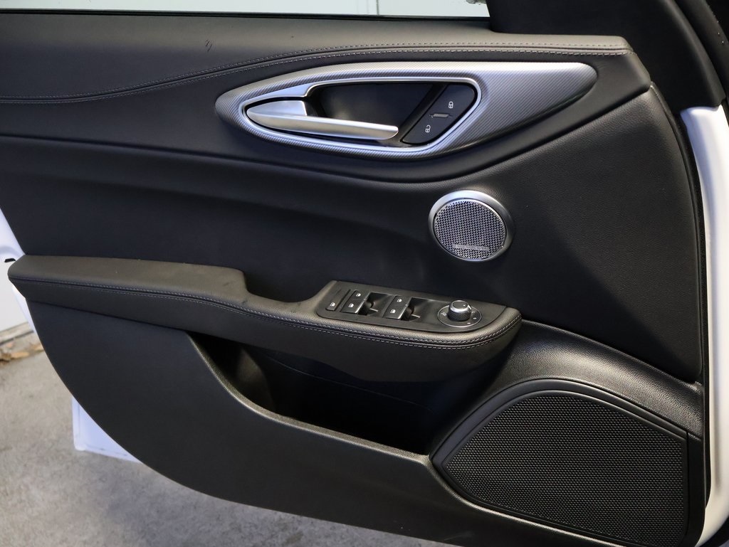 2025 Alfa Romeo Giulia Base photo 37