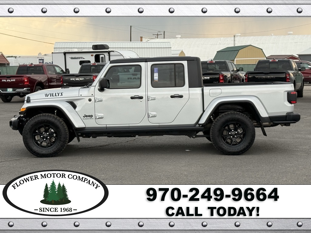 2024 Jeep Gladiator Willys photo 4