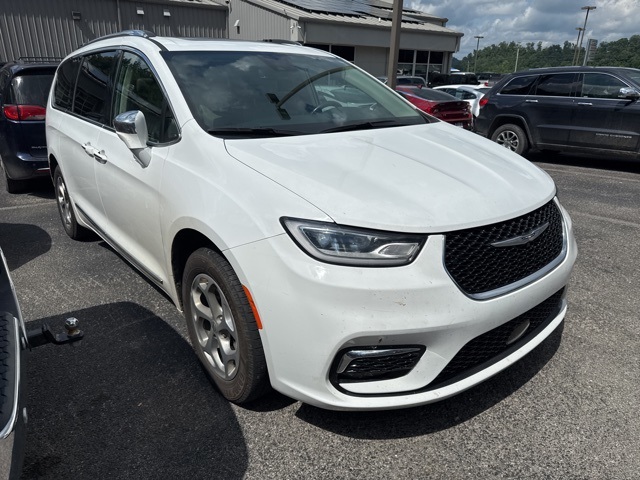 2021 Chrysler Pacifica Limited photo 3