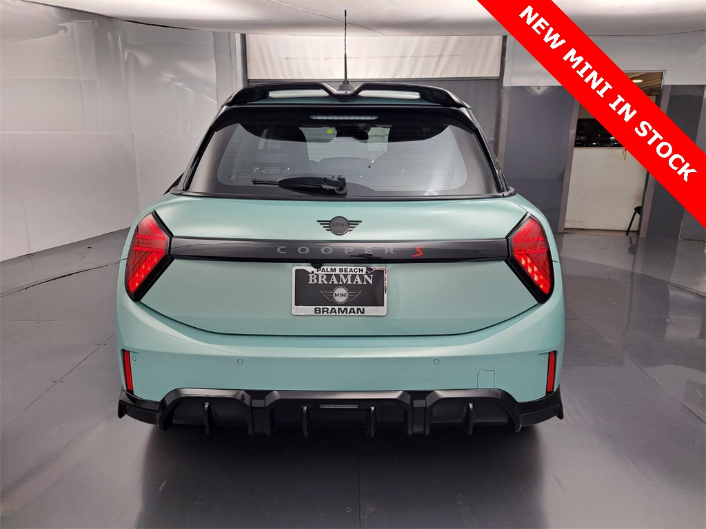 2026 Mini Cooper 4 Door Hardtop S Iconic photo 4
