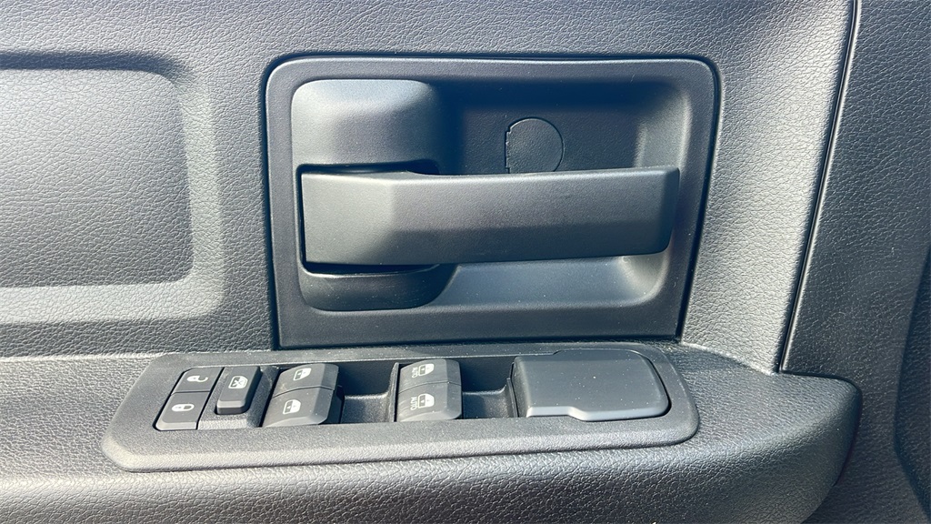 2025 Ram 2500 Tradesman photo 16