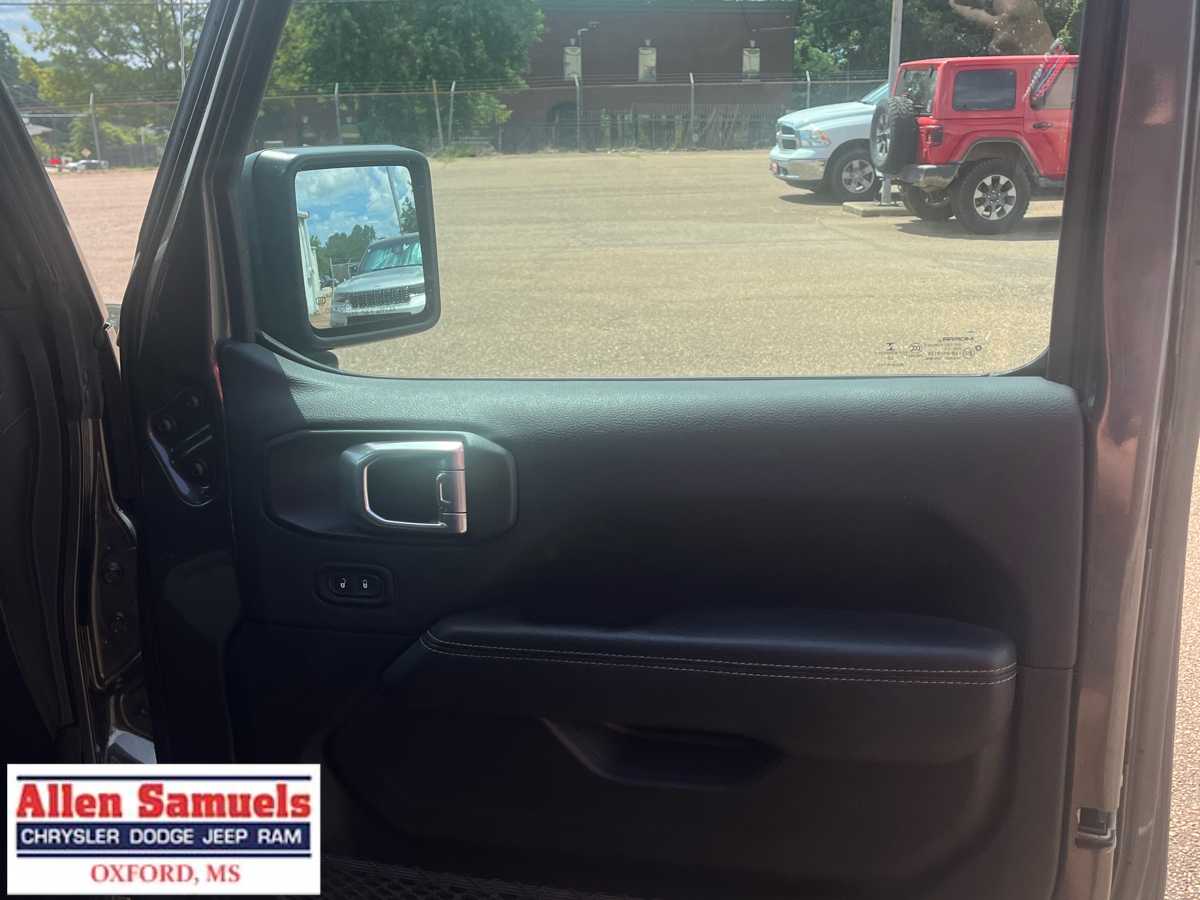 2023 Jeep Gladiator Overland photo 12