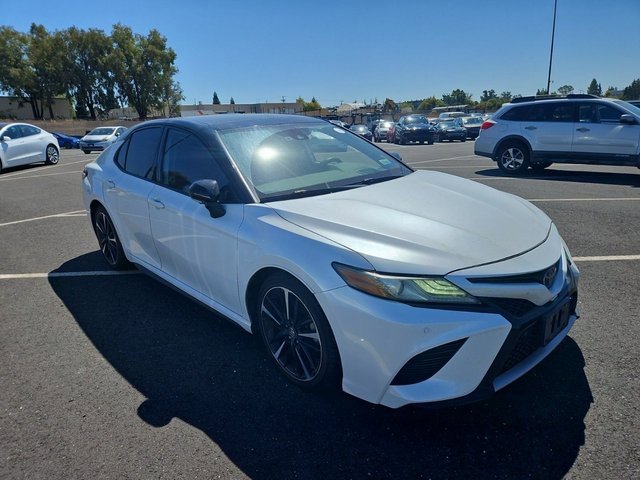 2019 Toyota Camry XSE V6 photo 6