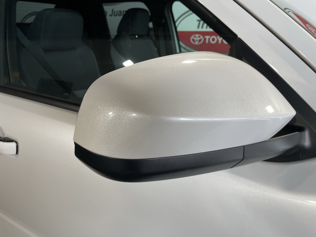 2025 Toyota Tacoma SR5 photo 6