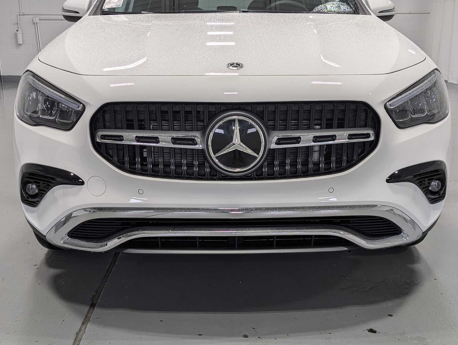2025 Mercedes Benz GLA 250 4MATIC photo 2