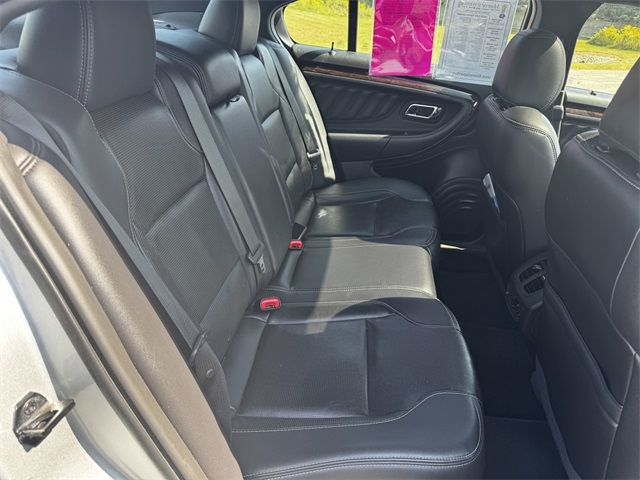 2018 Ford Taurus Limited photo 16