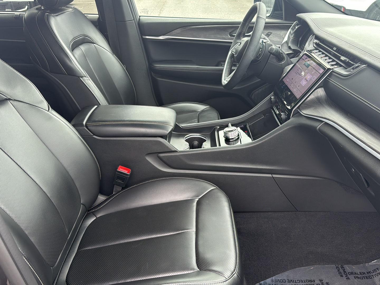 2024 Jeep Grand Cherokee Limited photo 9
