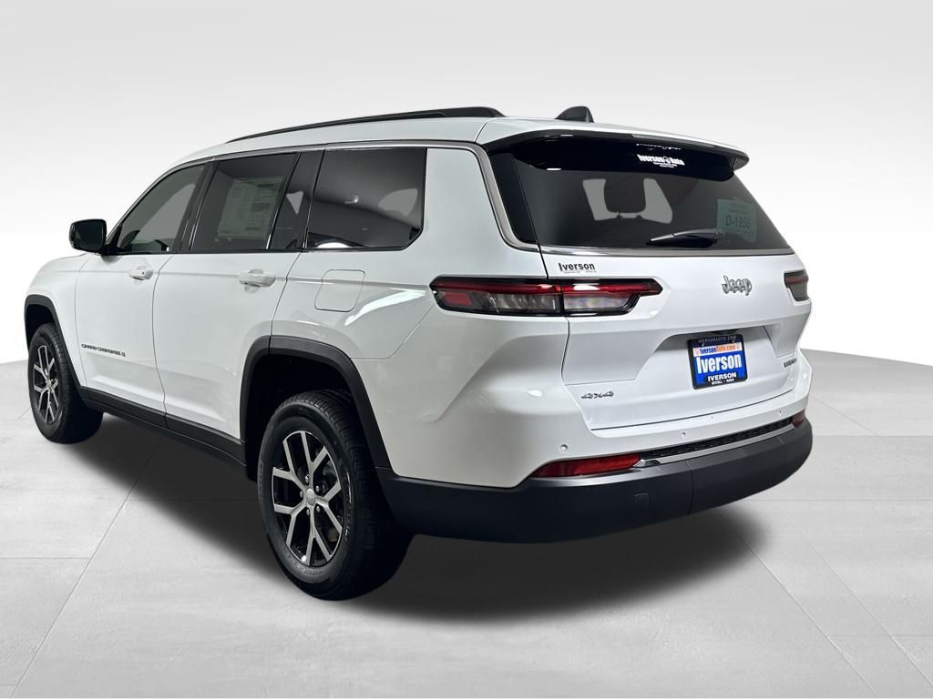 2025 Jeep Grand Cherokee Limited photo 4