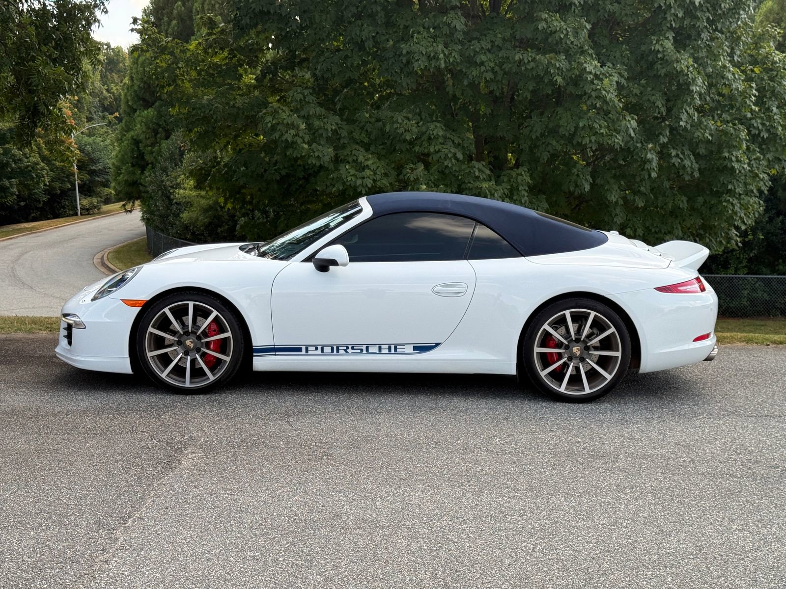 2013 Porsche 911 S Cabriolet photo 2