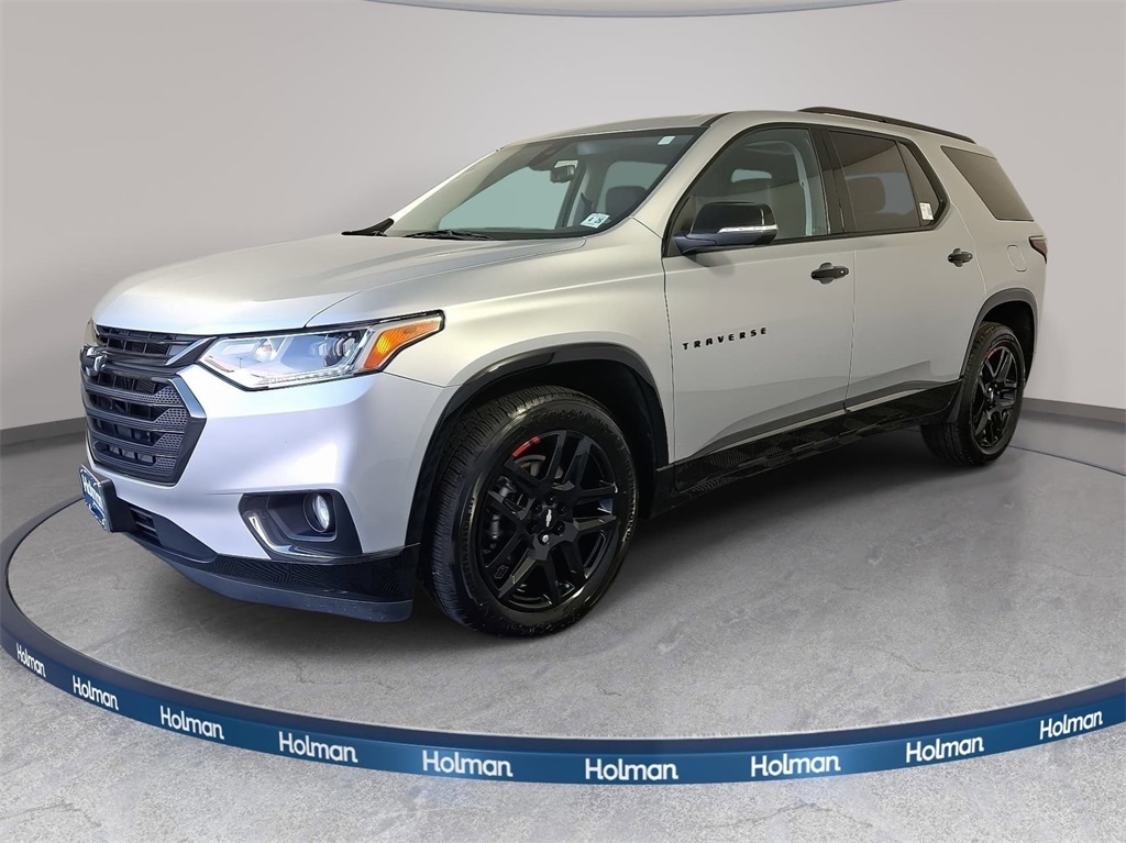 2021 Chevrolet Traverse Premier's photo