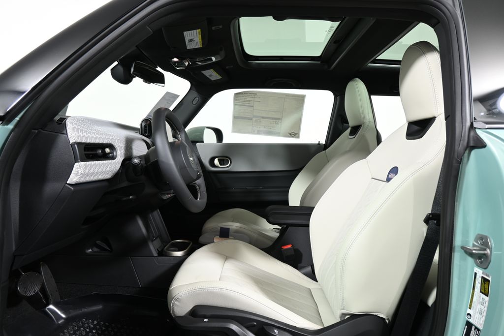 2026 Mini Cooper 2 Door Hardtop Signature photo 2