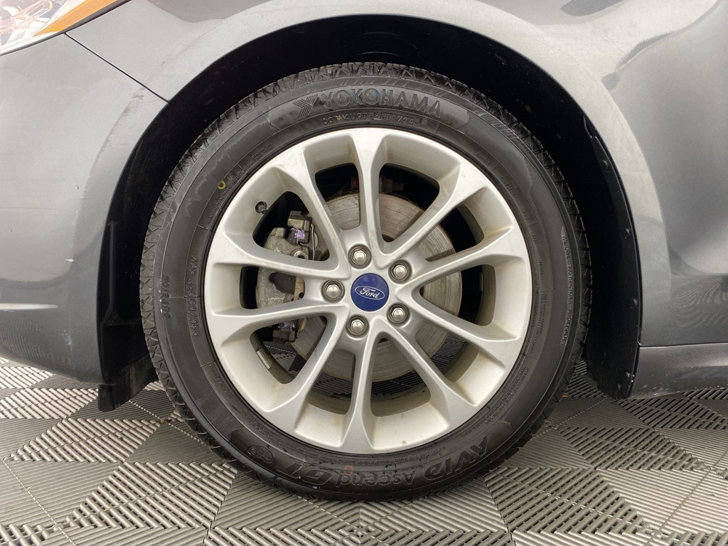 2020 Ford Fusion SE photo 11